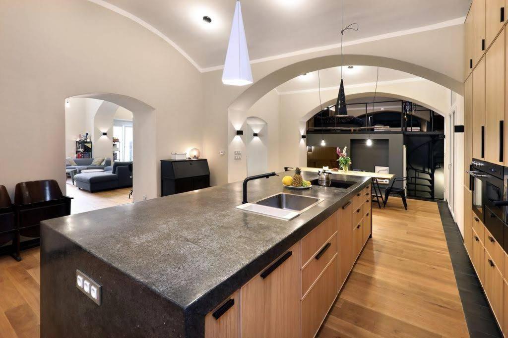 Design Loft 2 Minutes To Wenceslas Square Praga Exterior foto